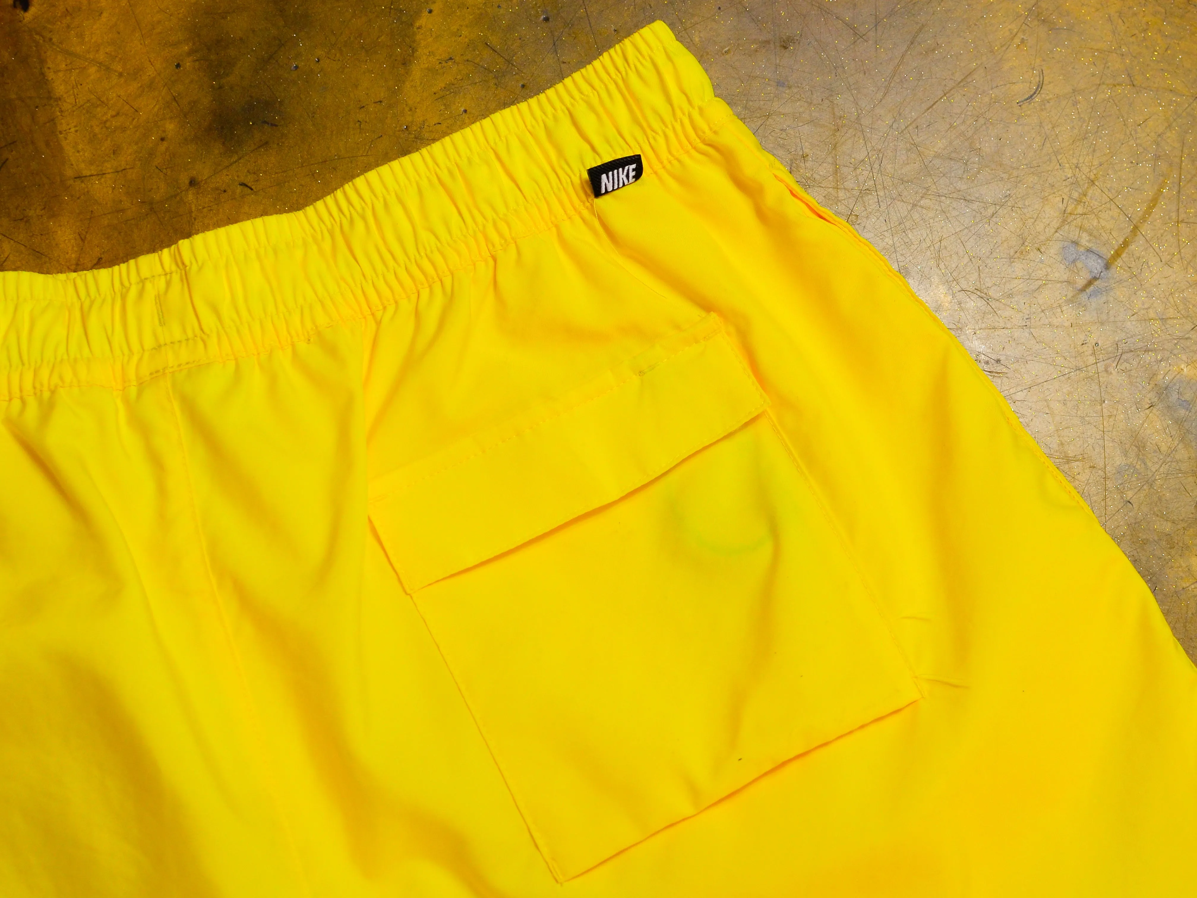 Nike Sportswear Essentials Woven Lined Flow Shorts - Yellow Strike / White